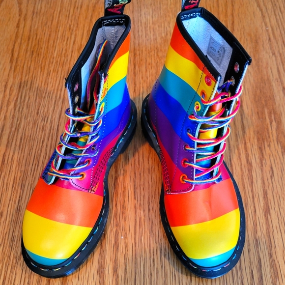 Made in Asia Doc Marten boot - Picture 2 of 9